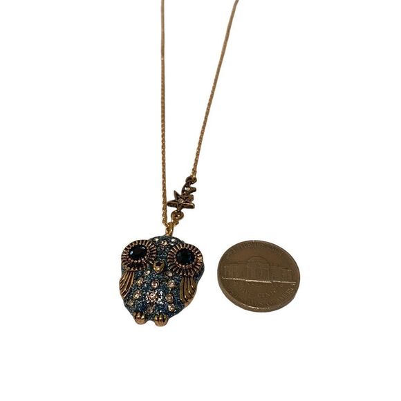 Betsey Johnson Sparkly Blue Crystal & Gold Toned Owl Pendant. - Picture 7 of 7